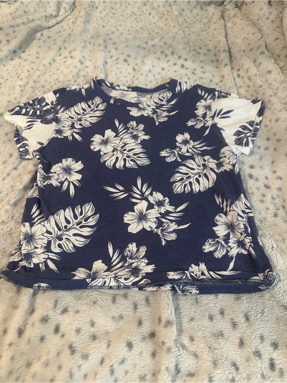 American Eagle Outfitters Navy Blue Floral Short Sleeve Tee